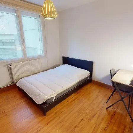 Grand Renove Tres Bien Situe شقة